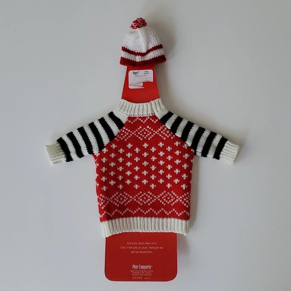 Pier 1 Imports Christmas Reindeer 2 Piece Bottle Cover Set NWT